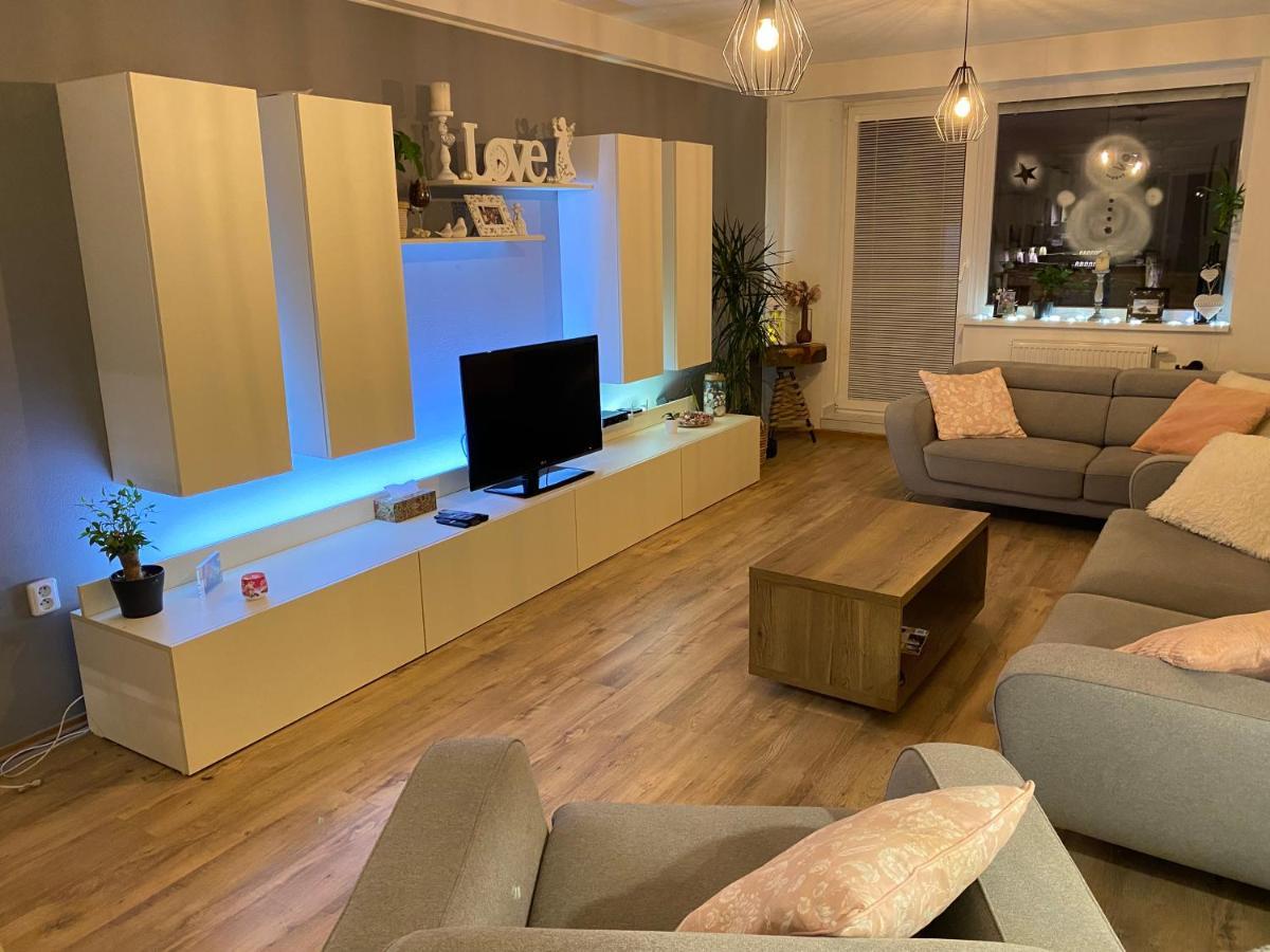 Apartman Slnecna Terasa S Vlastnym Parkovanim Na 2 Auta Daire Žilina Dış mekan fotoğraf