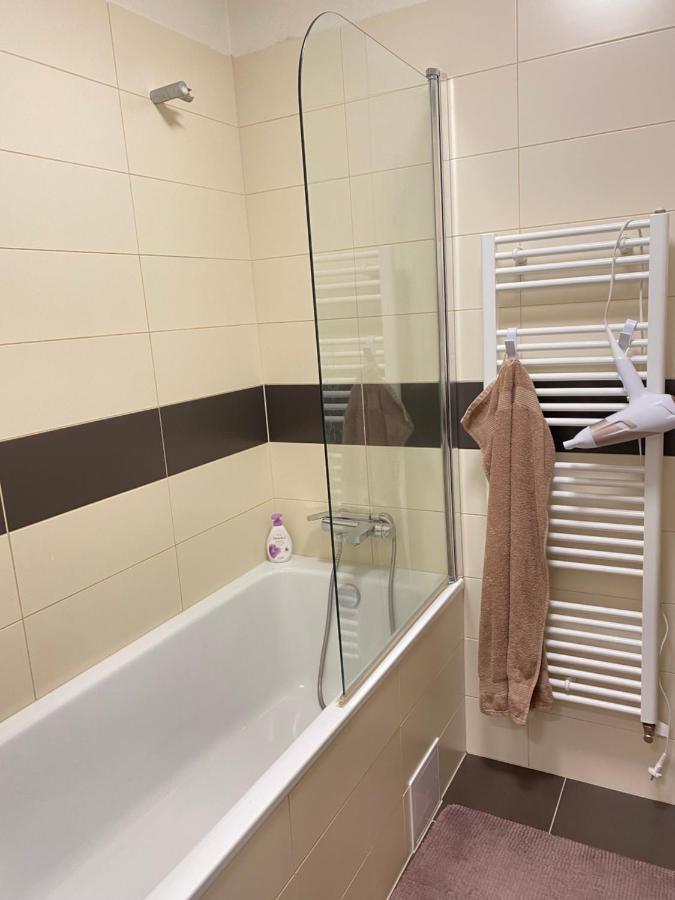 Apartman Slnecna Terasa S Vlastnym Parkovanim Na 2 Auta Daire Žilina Dış mekan fotoğraf