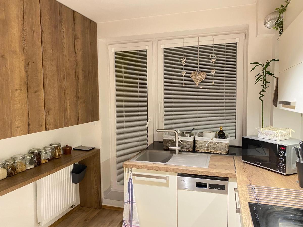 Apartman Slnecna Terasa S Vlastnym Parkovanim Na 2 Auta Daire Žilina Dış mekan fotoğraf