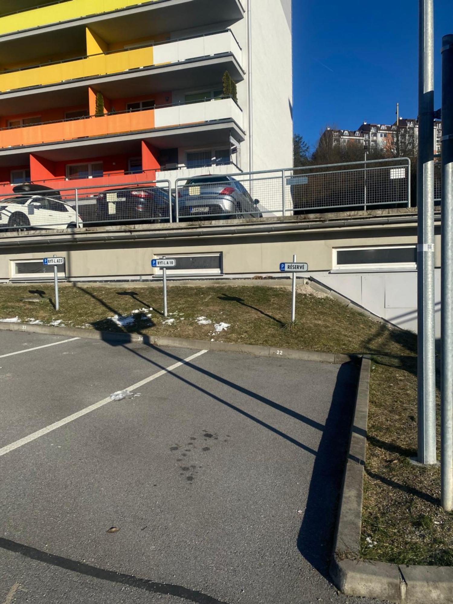 Apartman Slnecna Terasa S Vlastnym Parkovanim Na 2 Auta Daire Žilina Dış mekan fotoğraf