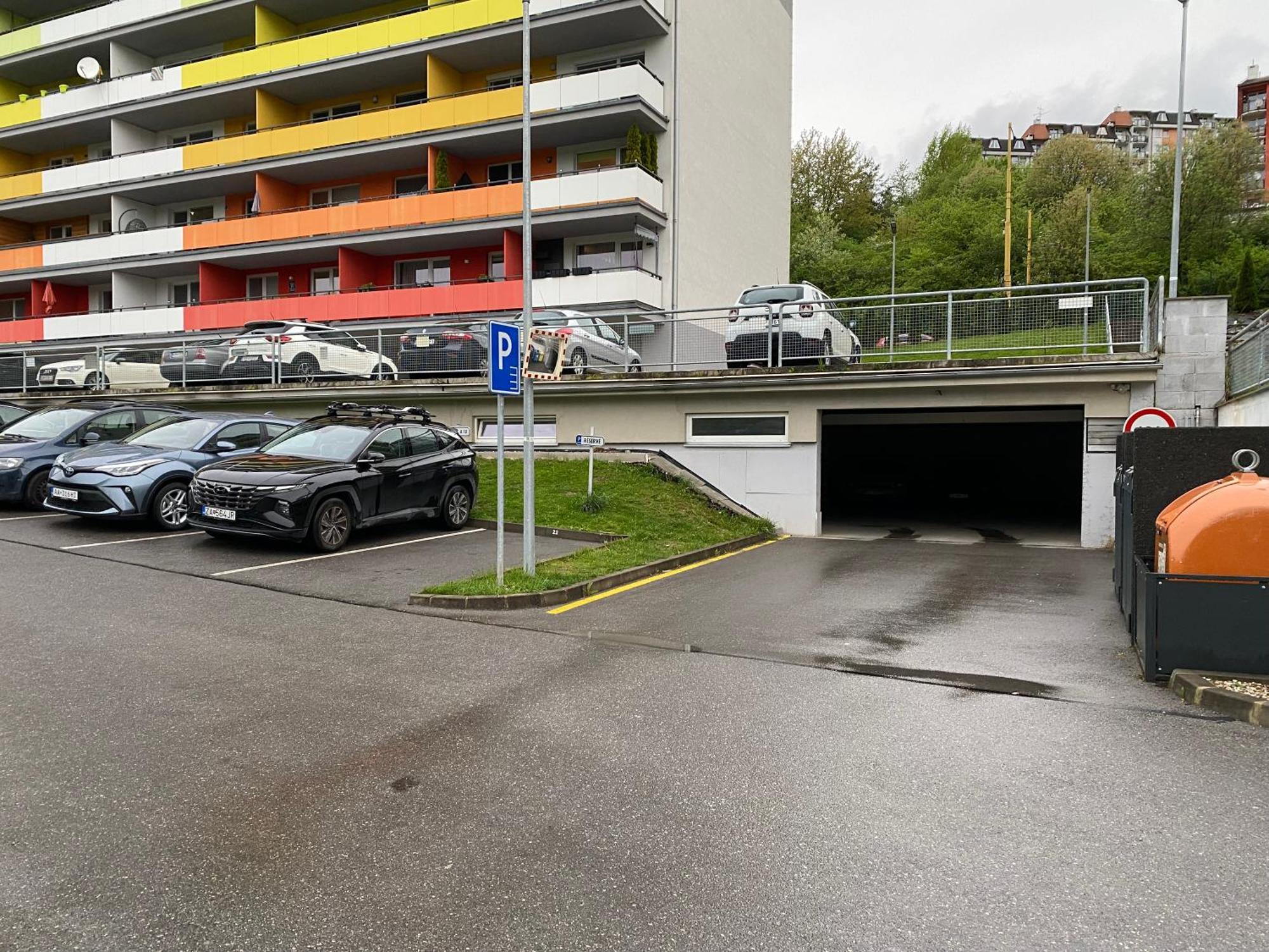 Apartman Slnecna Terasa S Vlastnym Parkovanim Na 2 Auta Daire Žilina Oda fotoğraf